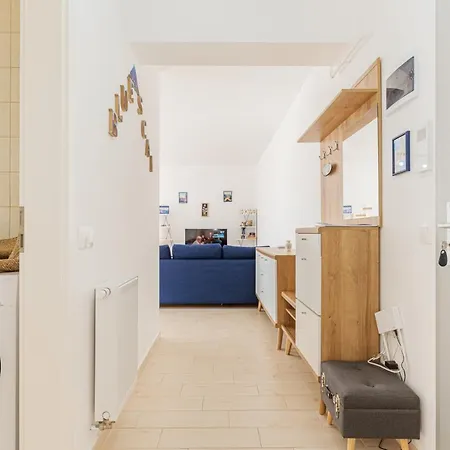 Blue Scai Apartment *